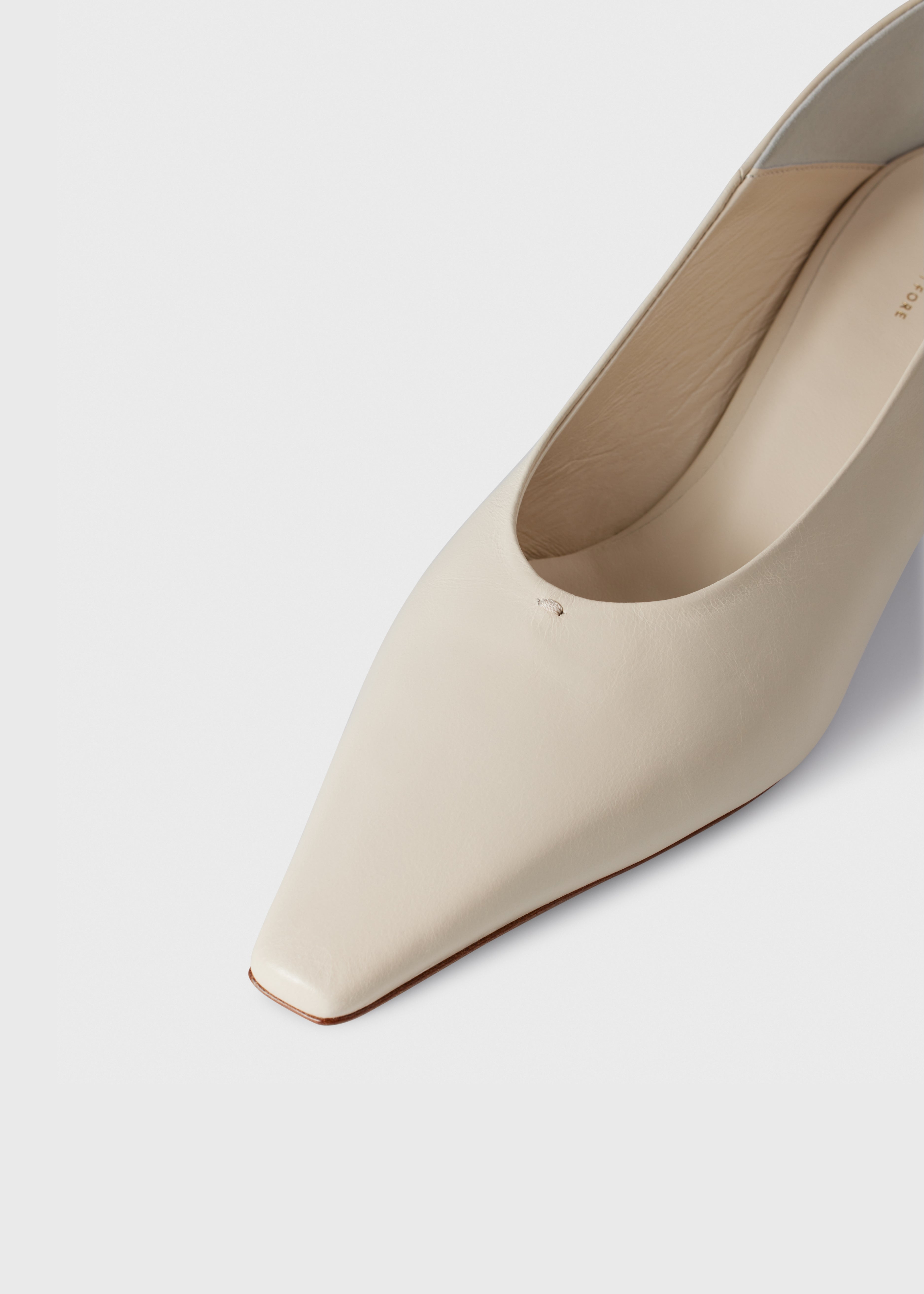 Dyan Pump talco – side profile showing pointed toe and 45mm heel – KATT FORE